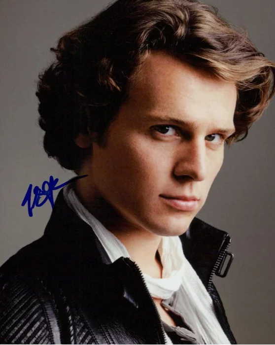 Jonathan Groff autograph