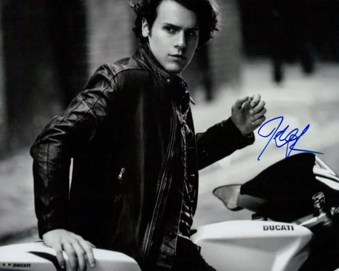 Jonathan Groff autograph