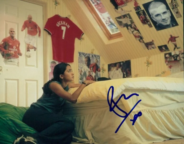 Parminder Nagra autograph