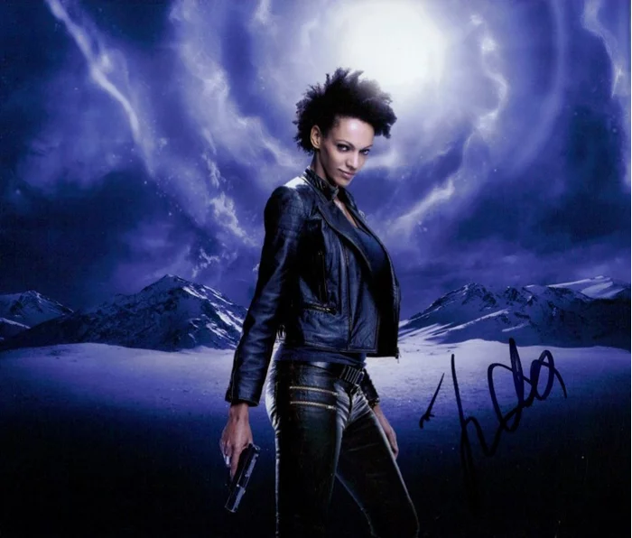 Judith Shekoni autograph