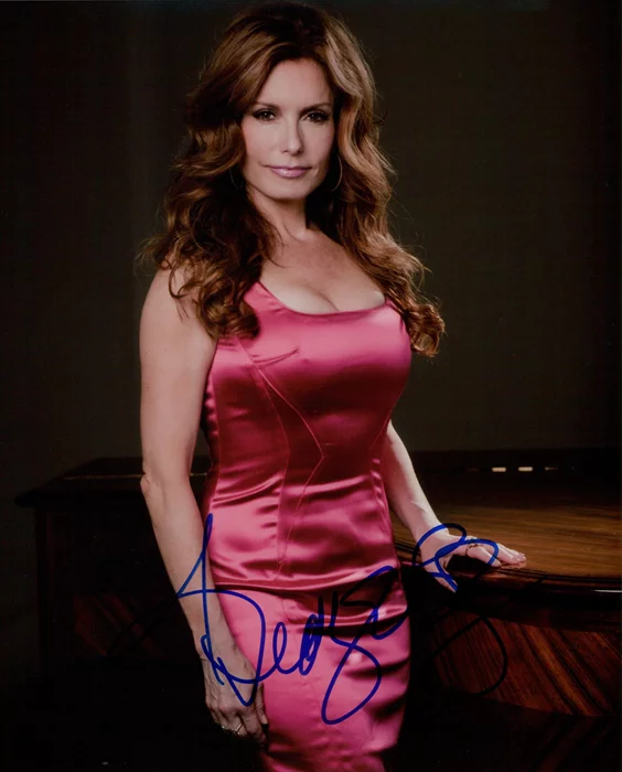 Tracey Bregman autograph