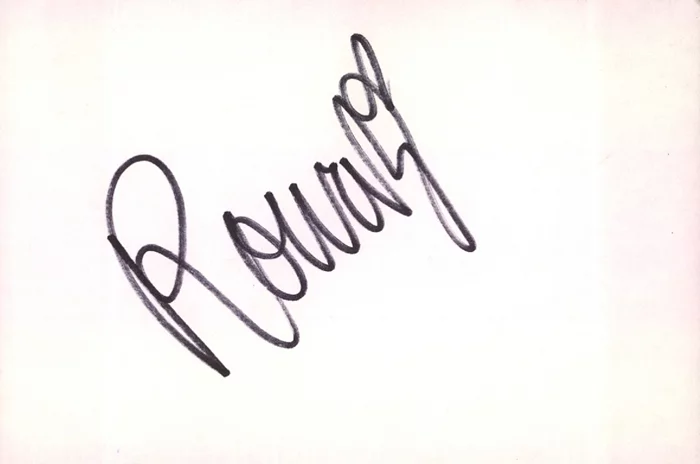 Rowan Blanchard autograph