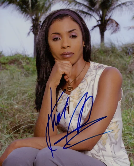 Khandi Alexander autograph