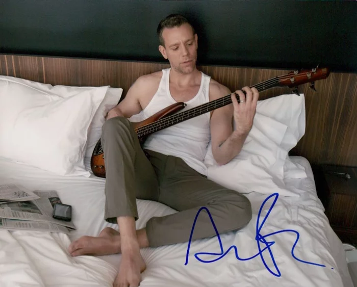 Adam Pascal autograph