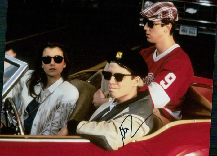 Mia Sara autograph