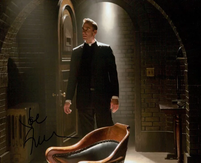 Joe Fiennes autograph