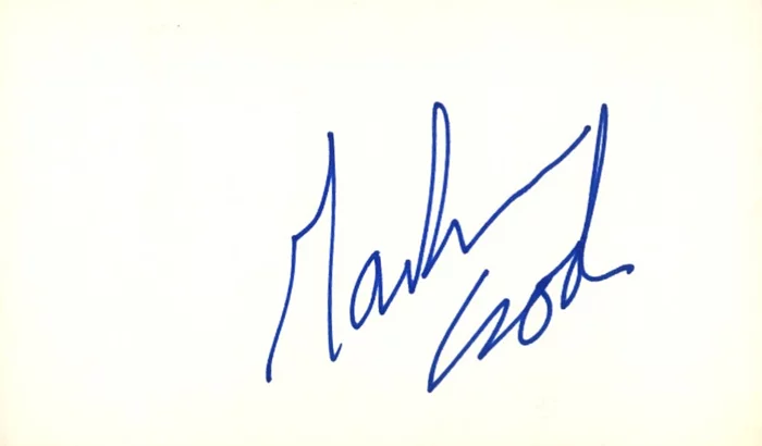 Mackenzie Crook autograph