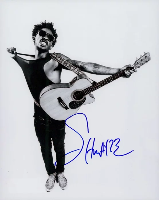 Shwayze autograph