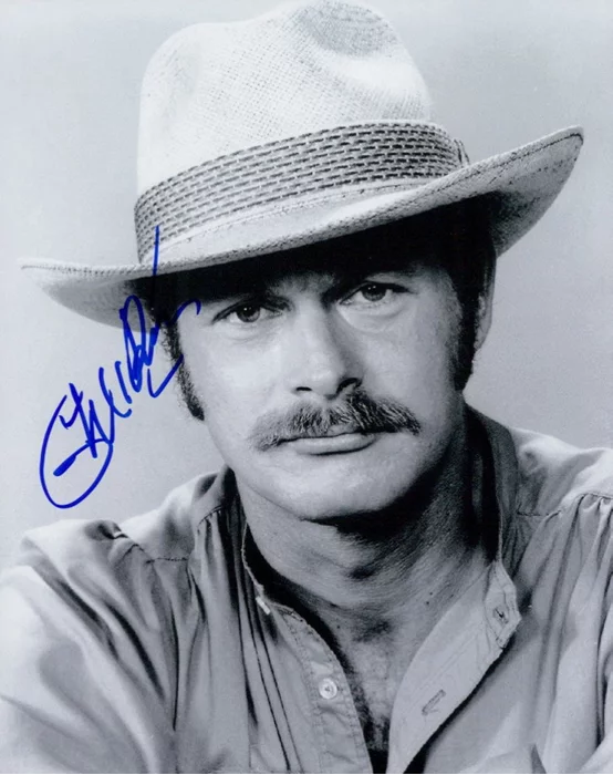 Gerald McRaney autograph