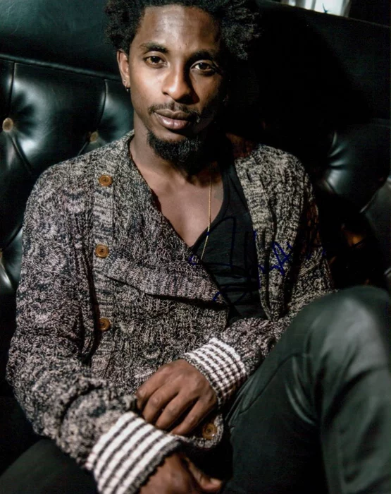 Shwayze autograph