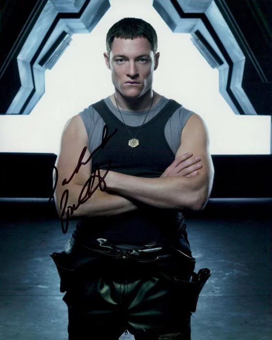 Tahmoh Penikett autograph