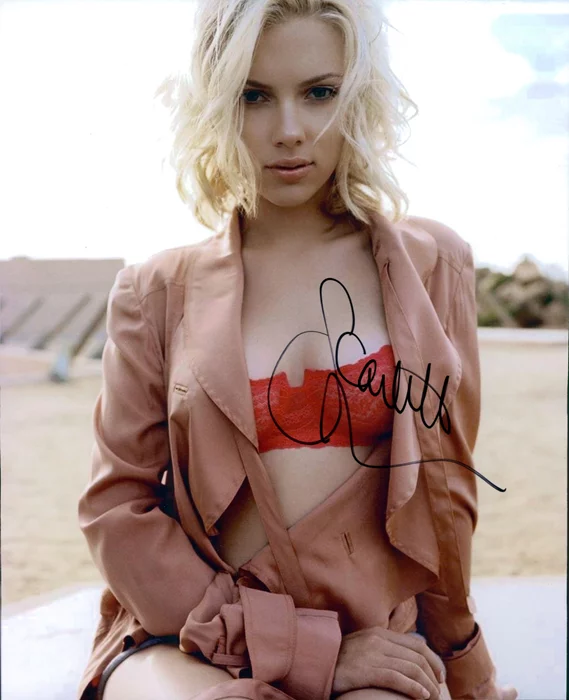 Scarlett Johansson autograph