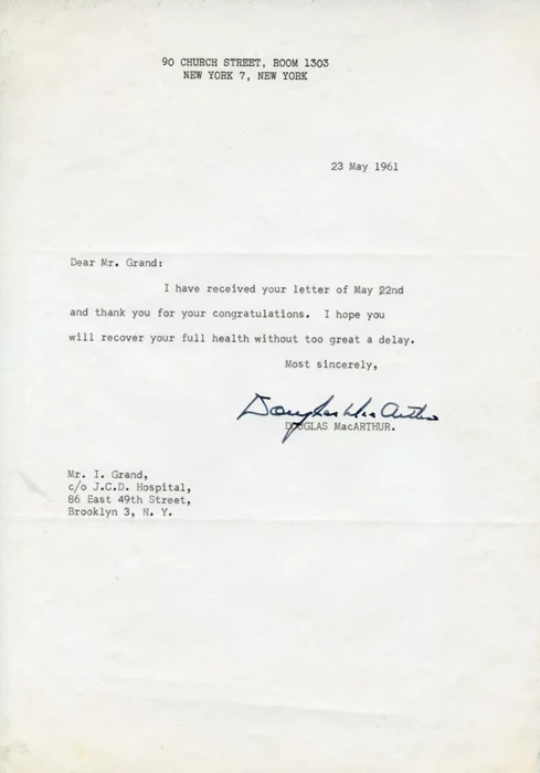Douglas MacArthur autograph