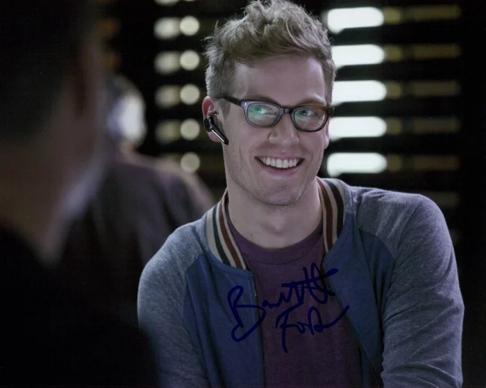 Barrett Foa autograph
