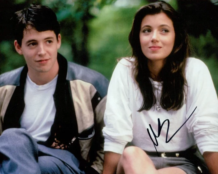 Mia Sara autograph