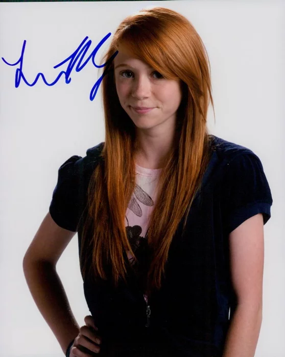 Liliana Mumy autograph