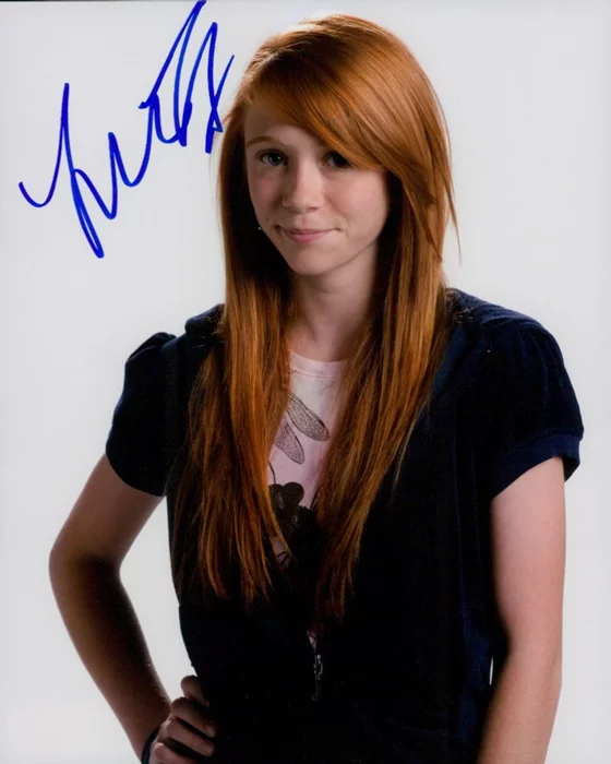 Liliana Mumy autograph