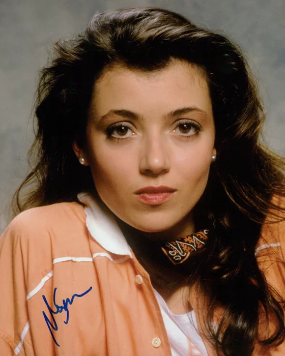 Mia Sara autograph