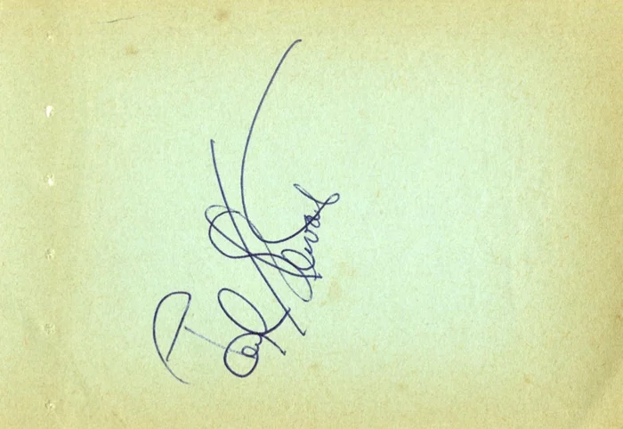 Paul Stewart autograph