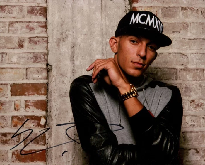 Khleo Thomas autograph
