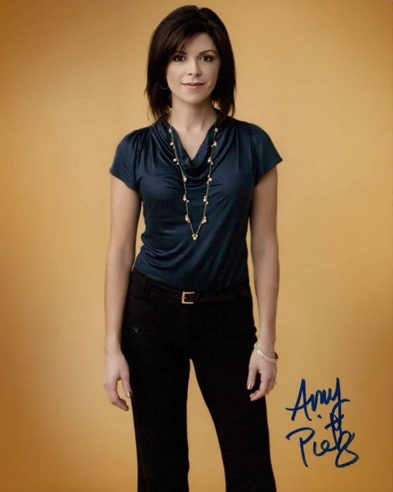Amy Pietz autograph