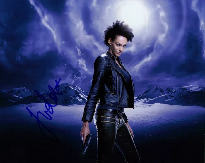 Judith Shekoni autograph