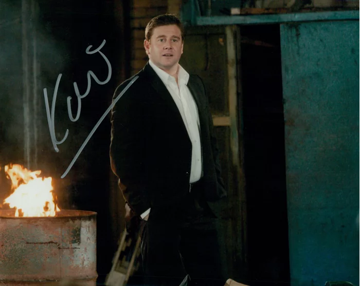Kai Owen autograph