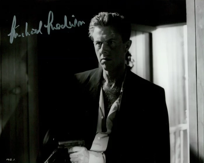 Michael Medwin autograph