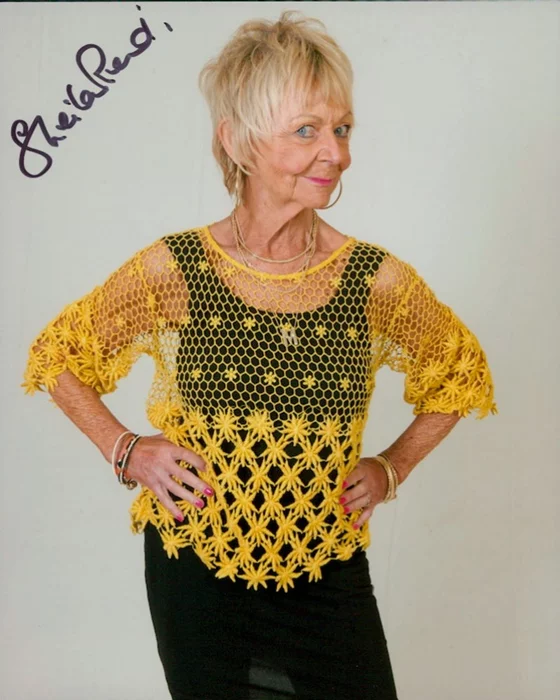 Sheila Reid autograph
