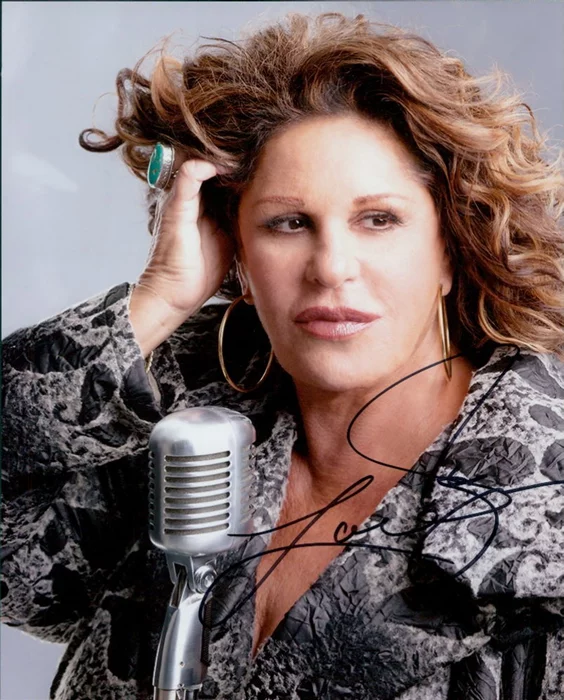 Lainie Kazan autograph