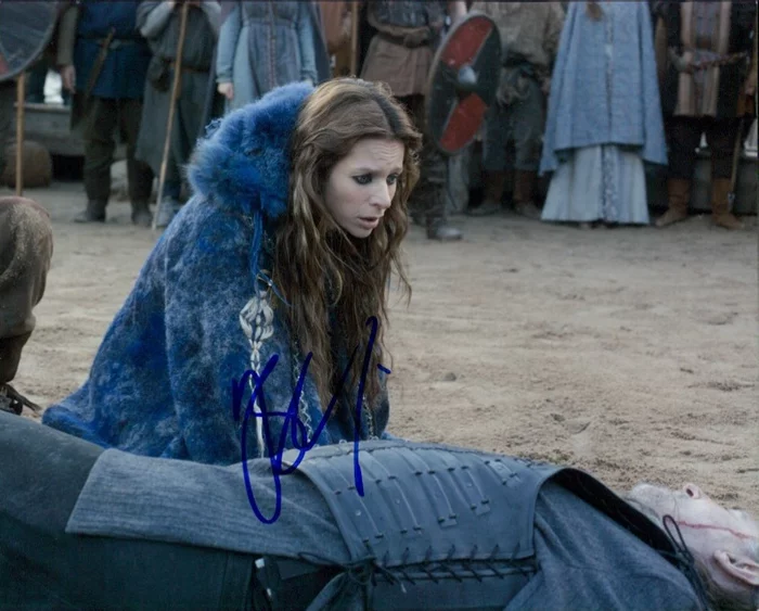 Jessalyn Gilsig autograph