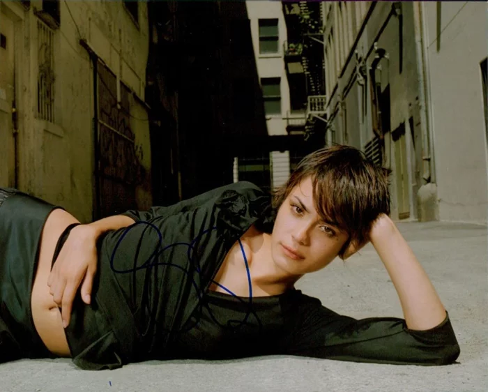 Shannyn Sossamon autograph