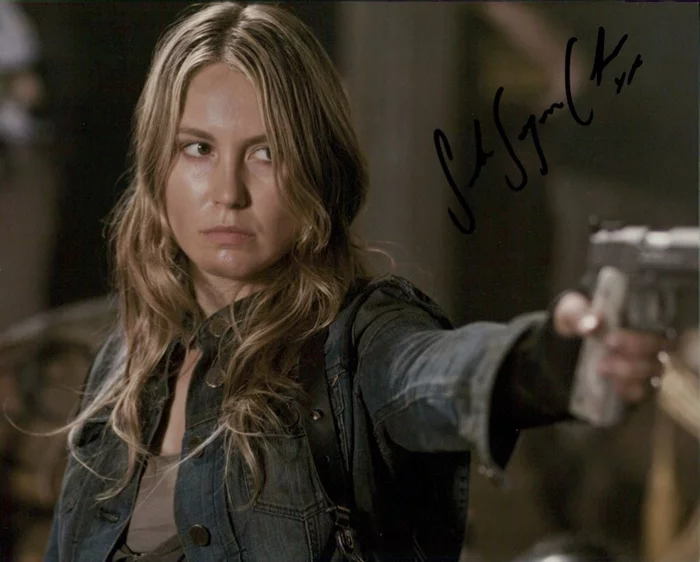 Sarah Carter autograph