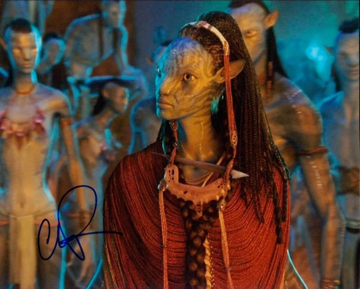 CCH Pounder autograph