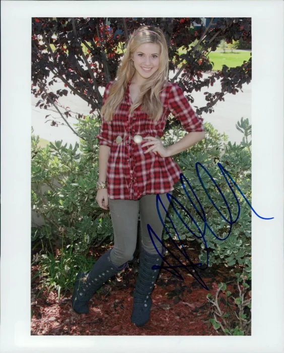 Caroline Sunshine autograph