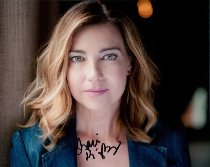 Shari Rigby autograph