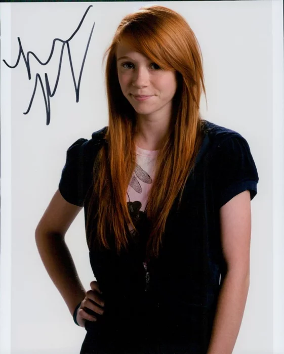 Liliana Mumy autograph