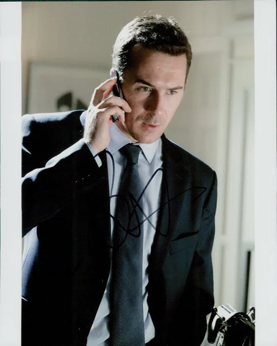 Barry Sloane autograph