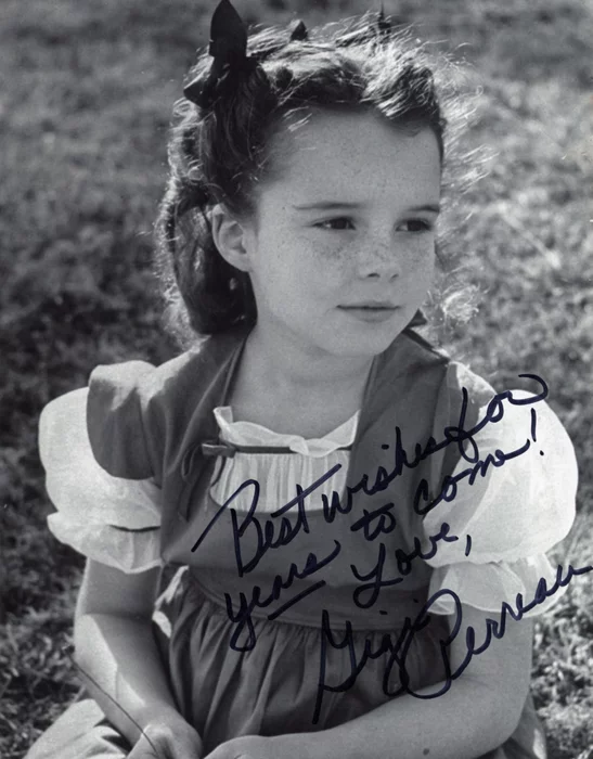 Gigi Perreau autograph