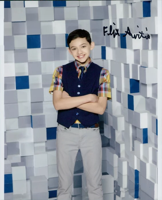 Felix Avitia autograph