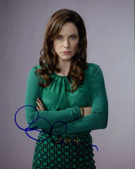 Caroline Dhavernas autograph