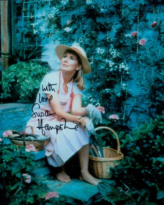 Susan Hampshire autograph