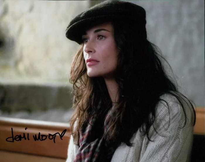Demi Moore autograph