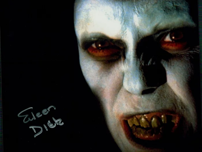 Eileen Dietz autograph