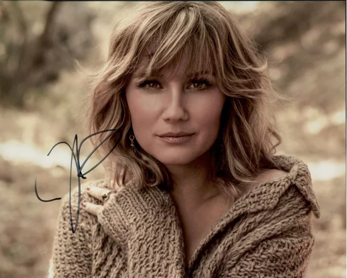 Jennifer Nettles autograph