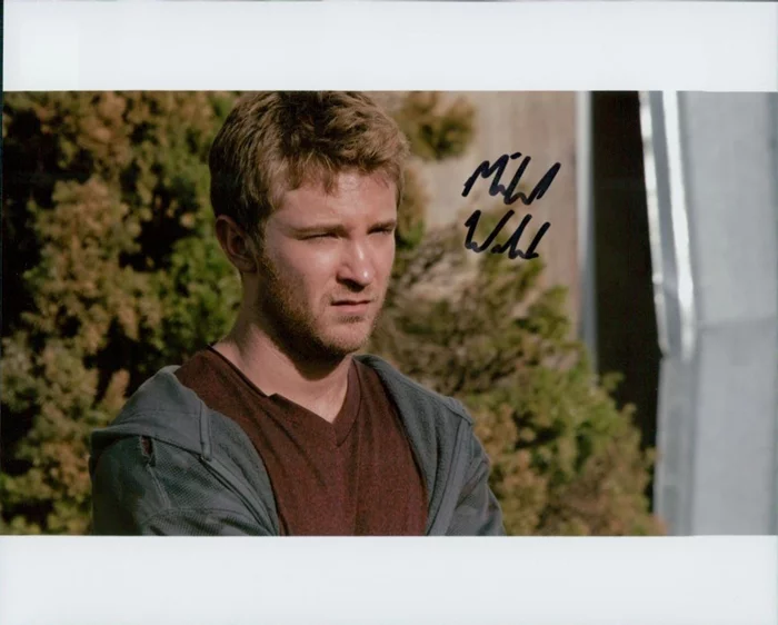 Michael Welch autograph