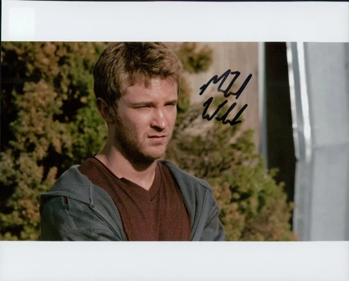 Michael Welch autograph
