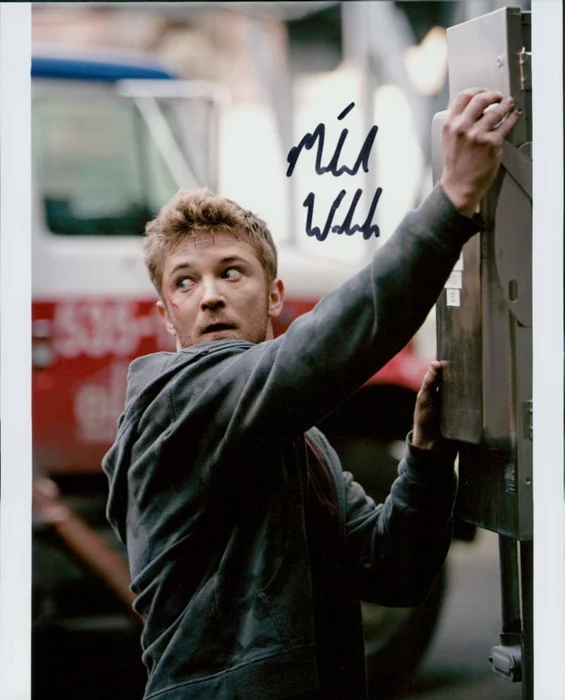 Michael Welch autograph