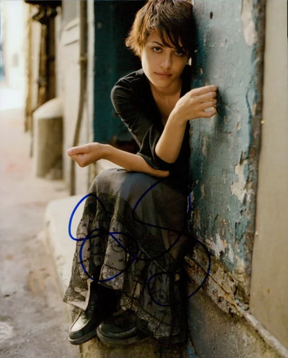 Shannyn Sossamon autograph