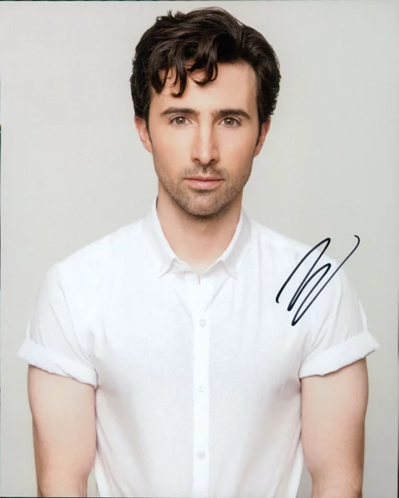 Josh Zuckerman autograph